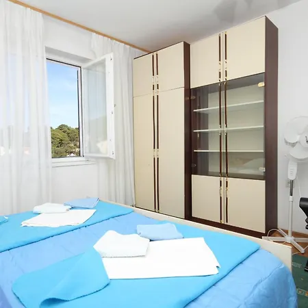 By The Sea Veli Losinj, Losinj - 8032 Pensjonat 3*